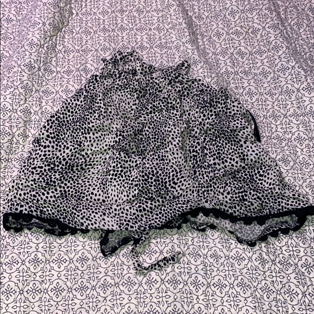 Tie around the neck top